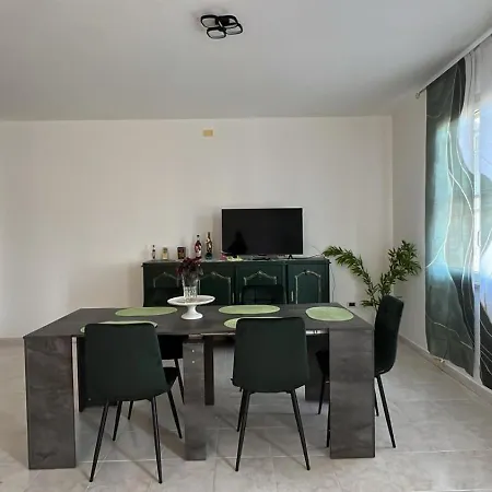 La Casa Di Flo Nyaraló Solanas