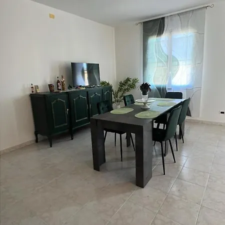 La Casa Di Flo Nyaraló Solanas