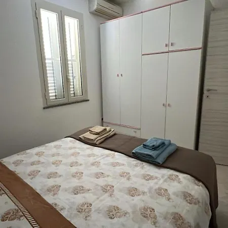 La Casa Di Flo Nyaraló Solanas